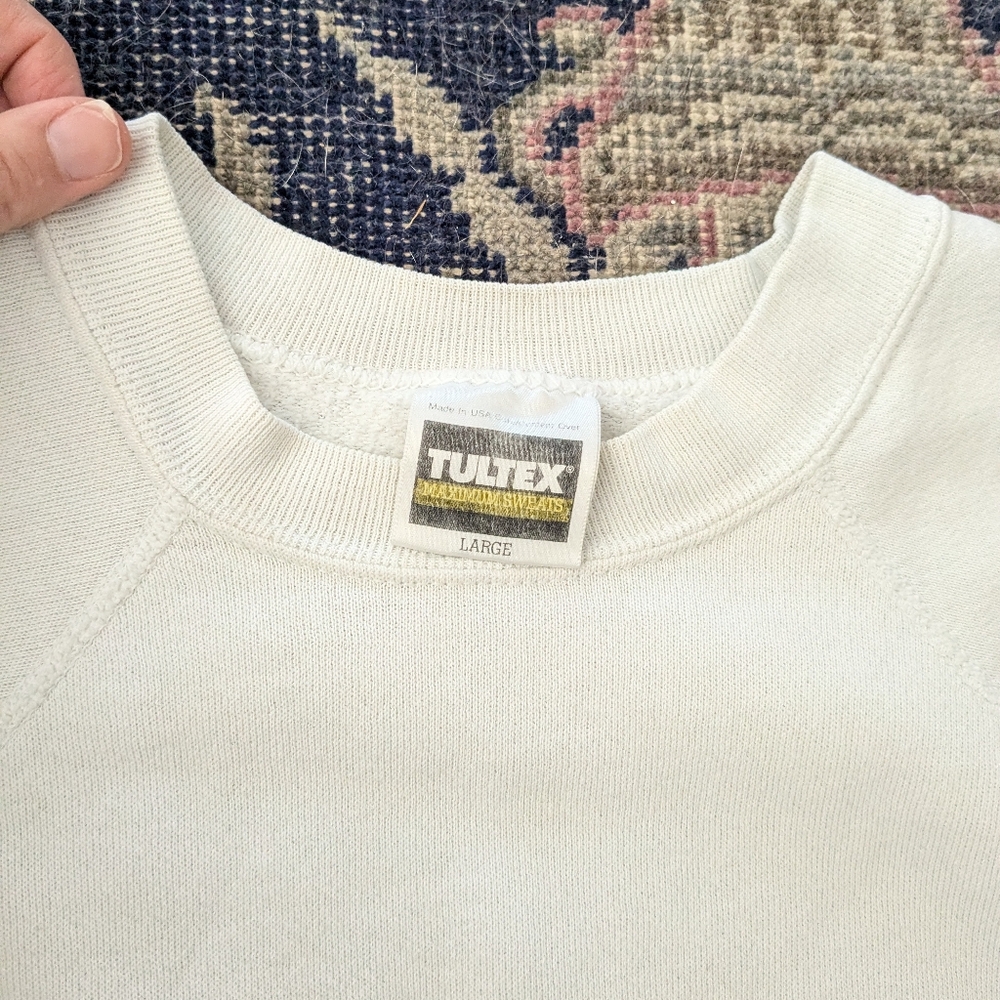 80s VTG White Sweatshirt - Picture 3 of 4